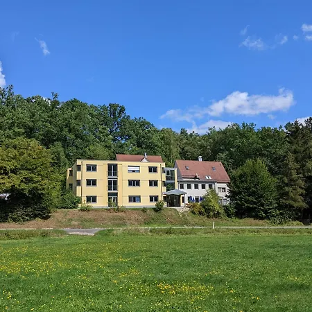 Freizeitheim Jugendhotel Ec Oberschlauersbach Ggmbh Bed & Breakfast *